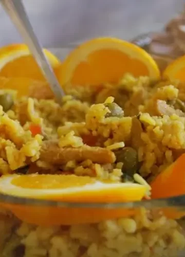 Receita de Arroz Rápido com Laranja e Passas