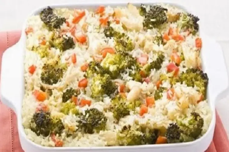 Receita de Arroz de Forno com Bacalhau Brócolis pimentão