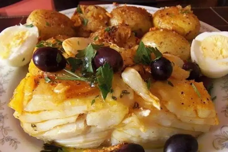 Receita de Bacalhau ao Forno e Batatas ao Murro