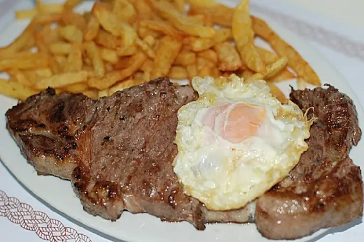 Receita de Bife à cavalo