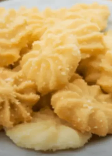 Biscoitos amanteigados açucarados no microondas