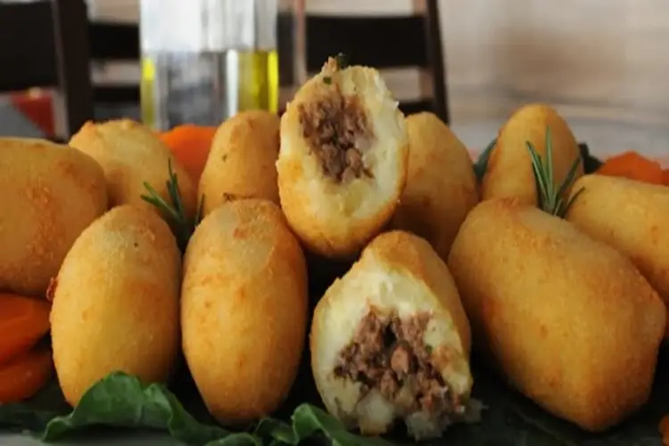 Receita de Bolinho de Batata Recheado com Carne