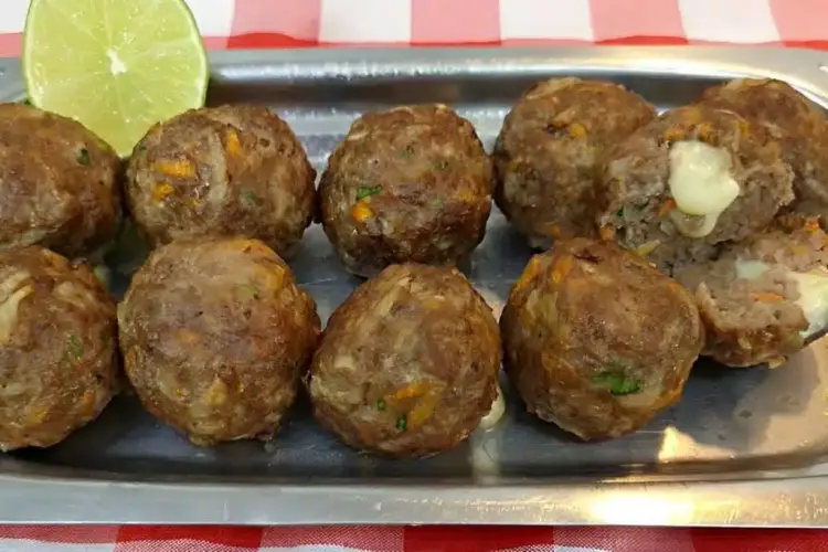 Receita de Bolinho de Carne Recheado Assado na AirFryer