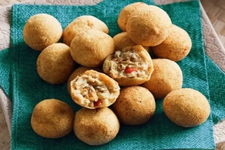 Receita de Bolinho de Macaxeira com Sardinha