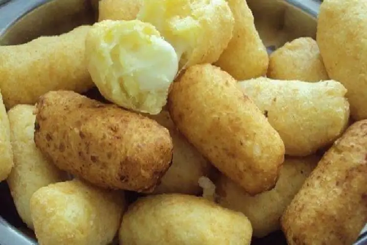 Receita de Bolinho de Mandioca Recheado