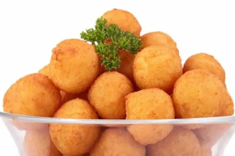 Bolinho de Milho e Frango