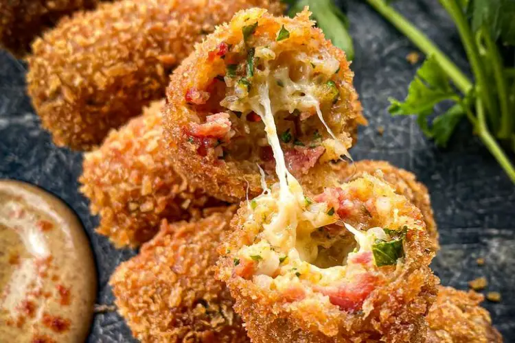 Bolinho de arroz com calabresa na airfryer