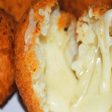 Bolinho de Arroz com Queijo