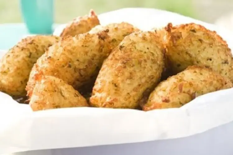 Receita de Bolinho de Arroz Frito