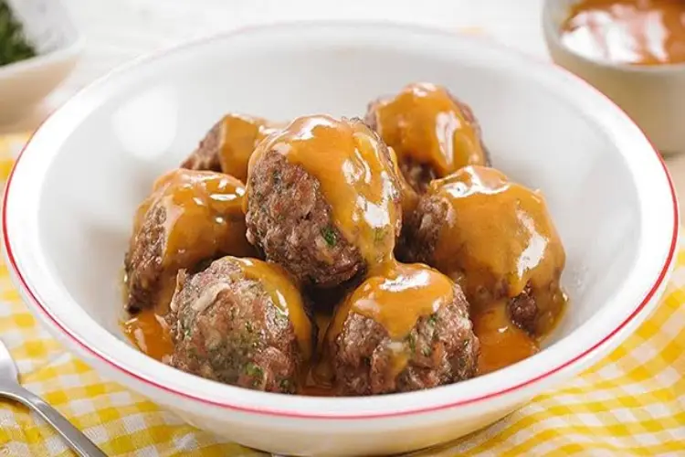 Receita de Bolinho de carne com molho rosé