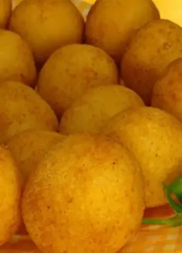 Receita de Bolinhos de Batata e Queijo