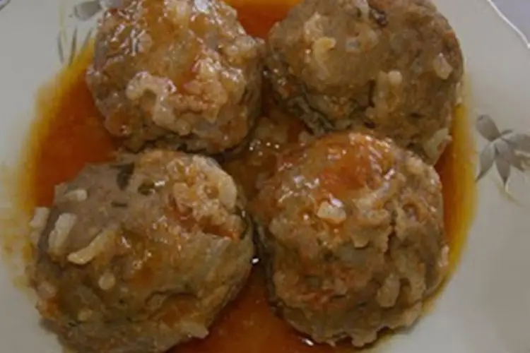 Bolinhos de Carne Grega Youvarlakia