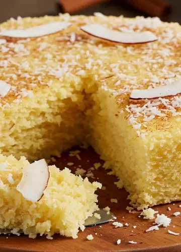 Bolo Fofinho de Mandioca com Coco