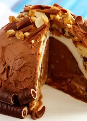 Bolo Recheado com ganache de chocolate zuccotto