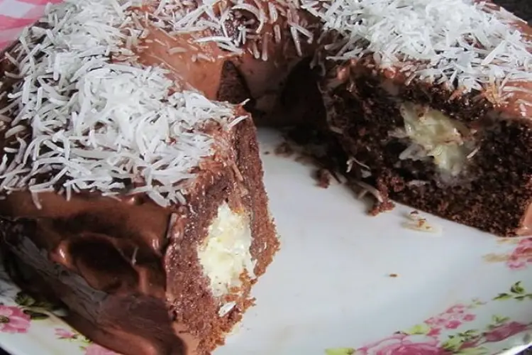 Receita de Bolo Surpresa de Chocolate