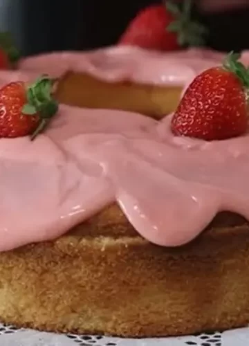 Bolo Surpresa de Morango