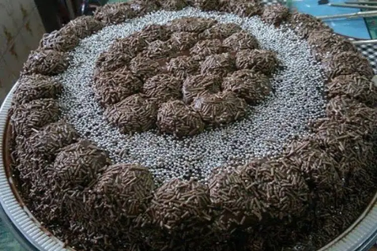 Receita de Bolo Brigadeiro Moreninho