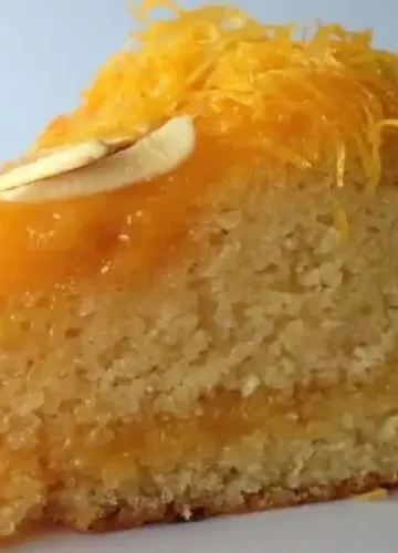 Bolo de Amêndoa com Ovos Moles