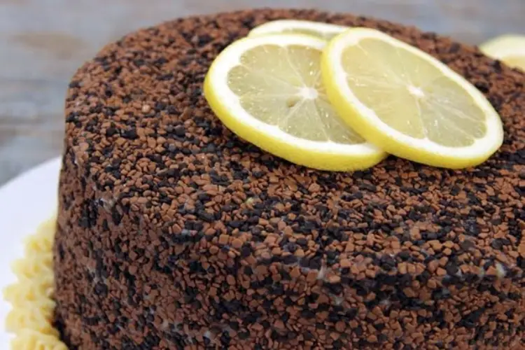 Receita de Bolo de Chocolate com Brigadeiro de Limão Siciliano