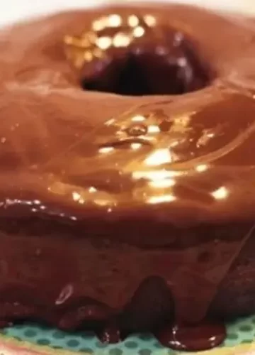 Bolo de Chocolate com Cobertura de Ganache