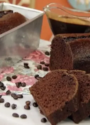 Bolo de Chocolate e Café com Calda de Cappuccino