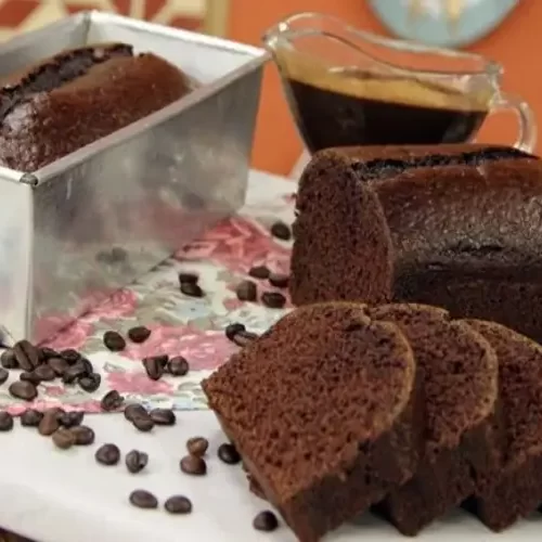 Bolo de Chocolate e Café com Calda de Cappuccino