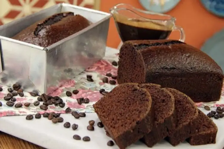 Receita de Bolo de Chocolate e Café com Calda de Capuccino