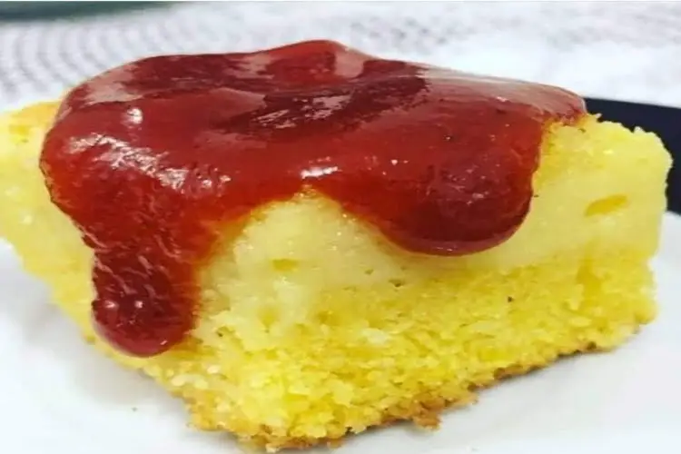 Receita de Bolo de Fubá com Queijo e Goiabada