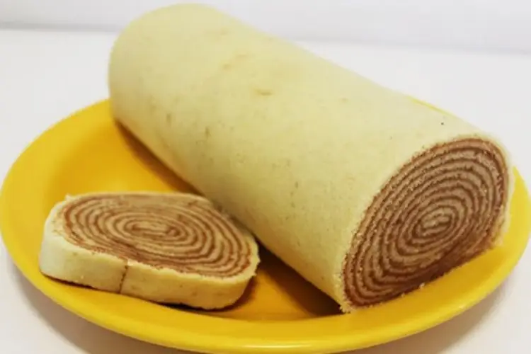 Receita de Bolo de Rolo com recheio de goiabada