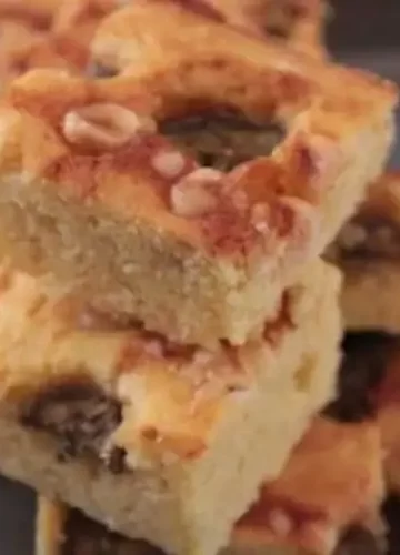 Receita de Bolo de Tabuleiro com Banana e Avelãs