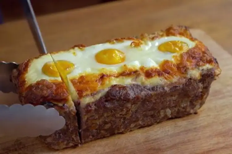 Receita de Bolo de carne recheado com ovos