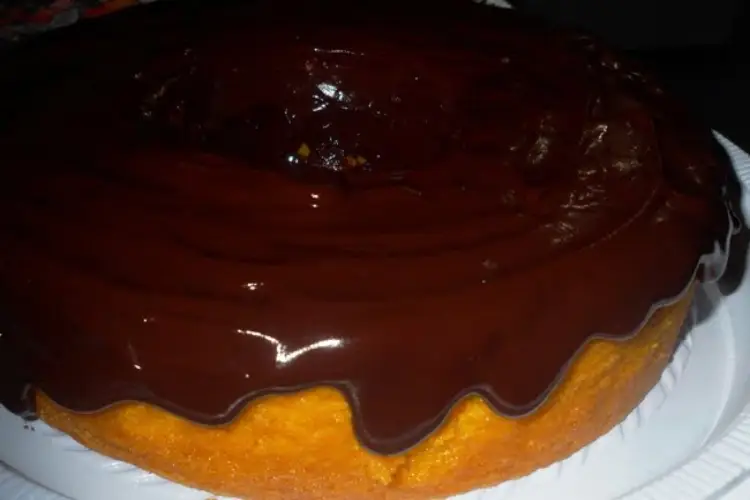 Receita de Bolo de cenoura light com ganache