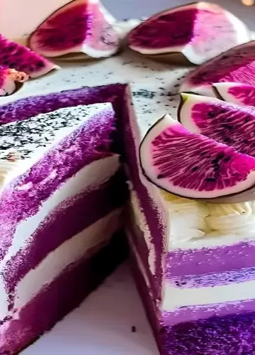 Bolo de veludo roxo Pitaia