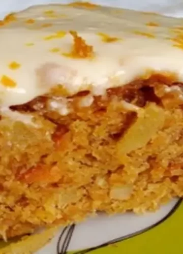 Bolo suíço de amêndoa cenoura e damasco