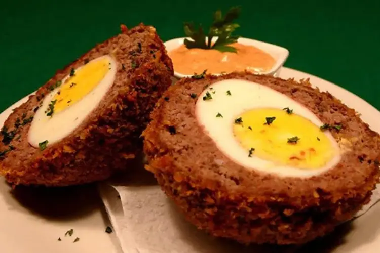 Receita de Bolovo (Scotch Eggs)