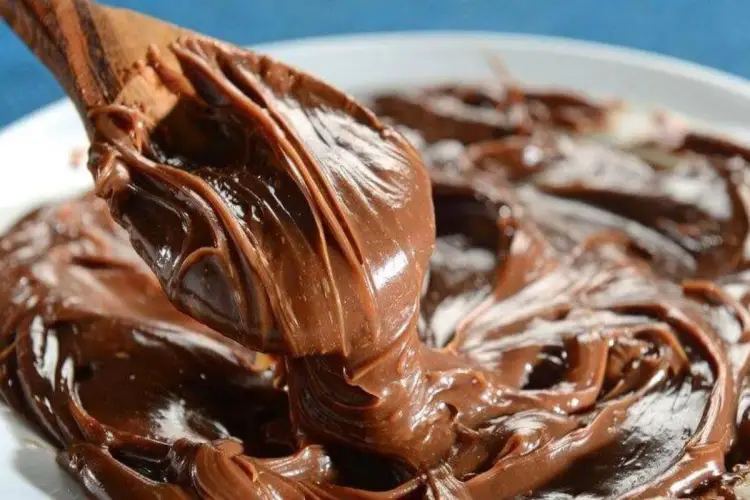 Receita de Brigadeiro de colher fácil e sem erro