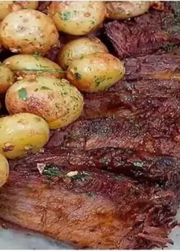 Receita de Carne Assada com Batatas Sautê