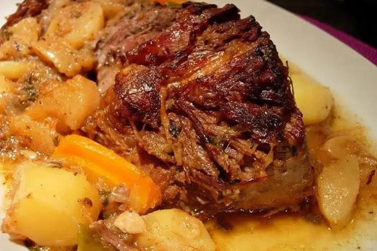 Receita de  Carne Assada com Maçã e Vinho do Porto