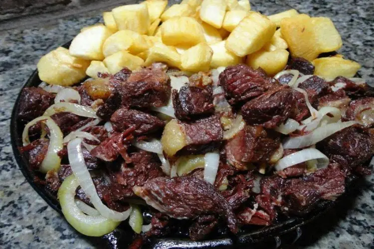 Receita de Carne de sol com mandioca