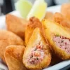 Receita de Coxinha com Massa de Mandioquinha e Recheio de Mortadela