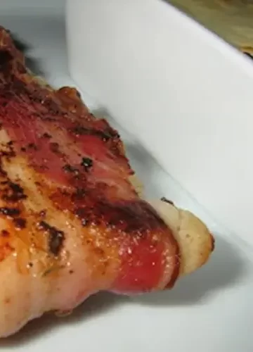 Receita de Embrulhinhos de Pescada e bacon com Puré de Cenoura Gratinado