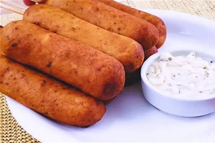 Espetinhos de Salsicha Empanada