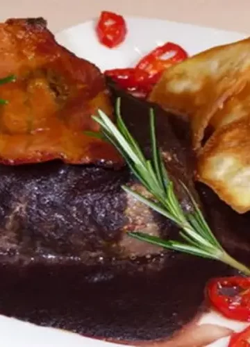 Filé ao molho de açaí