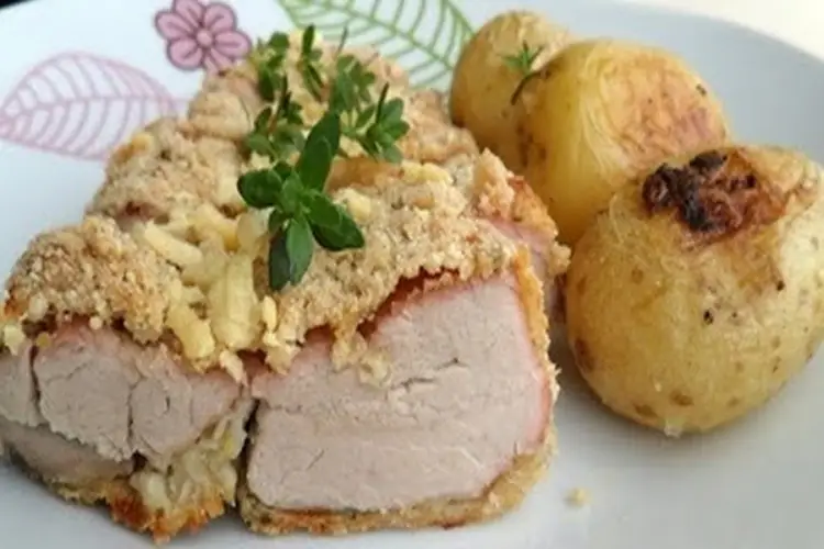 Receita de Filé mignon suíno empanado e assado