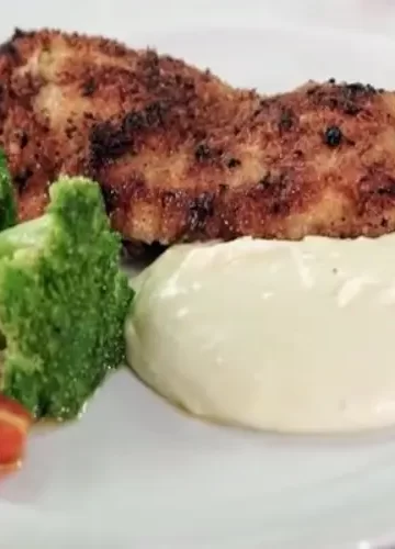 Receita de Frango recheado com purê e legumes