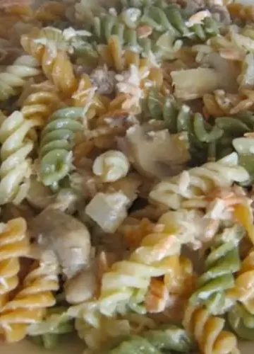 Receita de Fusilli Tricolore com Salmão