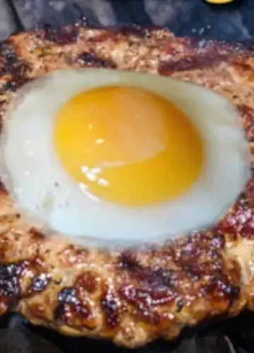 Hambúrguer com ovo Caseiro