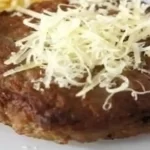 Hambúrguer de pernil com cebola refogada