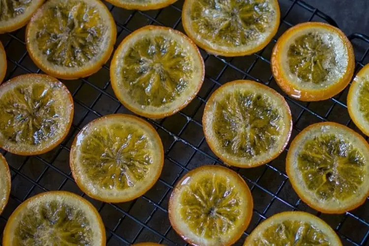 Laranjas confitadas