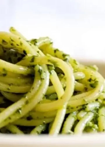 Receita de Macarrão com pesto